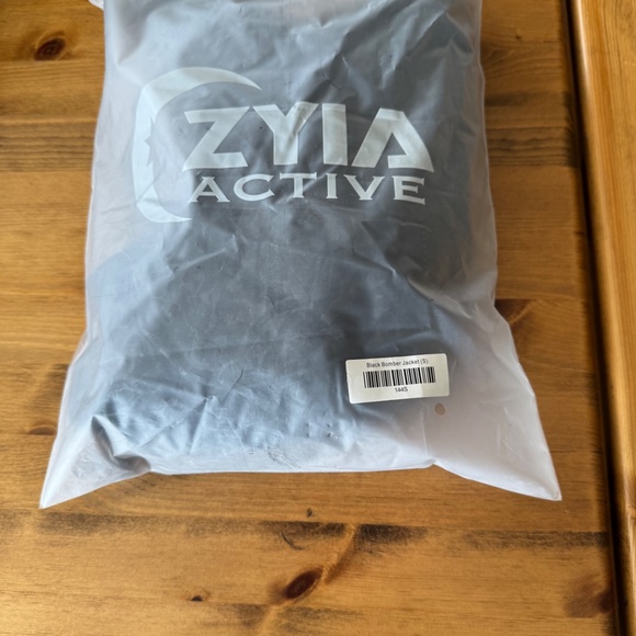 Zyia Black Bomber Jacket New with Tags Size S - Picture 2 of 2